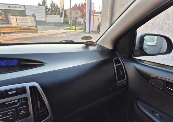 Hyundai i20 cena 23900 przebieg: 139460, rok produkcji 2013 z Zgierz małe 301